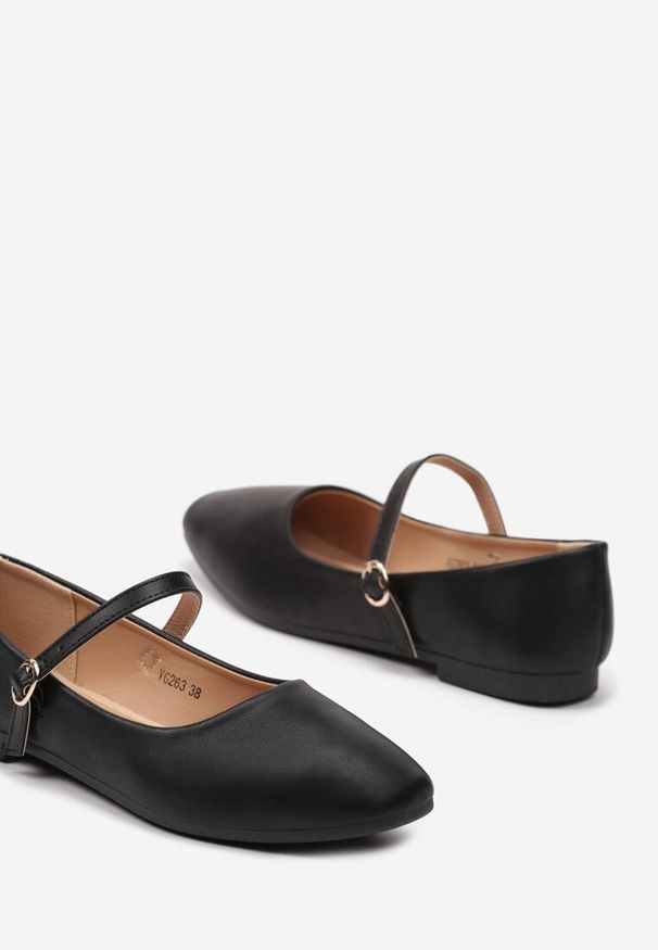 Born2be - Czarne Balerinki z Dodatkowym Paseczkiem i Kwadratowym Noskiem Rosalini. Okazja: na co dzień, na spotkanie biznesowe. Zapięcie: sprzączka. Kolor: czarny. Materiał: skóra. Styl: biznesowy, casual