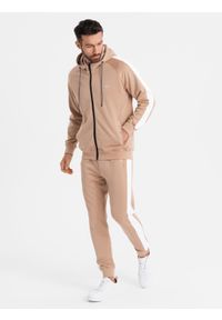 Ombre Clothing - Dresowy komplet męski rozpinana bluza z kapturem + spodnie joggery - beżowy V4 - Rozmiar: XL. Okazja: na co dzień, na spacer. Typ kołnierza: bez kaptura. Kolor: beżowy. Materiał: dresówka. Długość rękawa: raglanowy rękaw. Wzór: aplikacja, nadruk, gładki. Styl: casual, sportowy