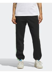 Adidas - adidas Spodnie dresowe Tape HM1530 Czarny Regular Fit. Kolor: czarny. Materiał: bawełna, dresówka #1