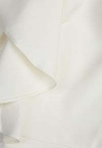 Born2be - Biała Sukienka Bessette. Typ kołnierza: kołnierz z falbankami. Kolor: biały. Długość rękawa: krótki rękaw. Wzór: aplikacja. Typ sukienki: dopasowane. Styl: wizytowy. Długość: mini #8