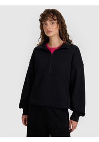 4f - 4F Bluza dresowa nierozpinana bez kaptura damska - czarna L. Okazja: na co dzień. Typ kołnierza: bez kaptura. Kolor: czarny. Materiał: dresówka. Wzór: ze splotem, gładki. Styl: sportowy, klasyczny, casual #1