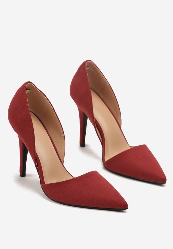 Renee - Bordowe Szpilki z Ozdobnymi Wycięciami Rriana. Okazja: na co dzień, na spacer. Kolor: czerwony. Materiał: jeans. Obcas: na szpilce. Styl: casual, klasyczny, elegancki