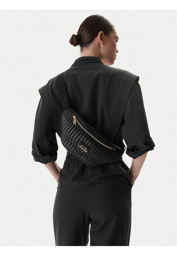 Love Moschino - LOVE MOSCHINO Nerka JC4035PP1OLJ0000 Czarny. Kolor: czarny. Materiał: skóra