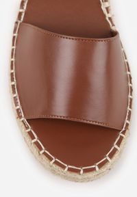 Born2be - Brązowe Sandały VICES na Grubej Podeszwie z Plecionki z Paskiem Wokół Kostki Doria. Zapięcie: pasek. Kolor: brązowy. Materiał: jeans. Sezon: lato #3