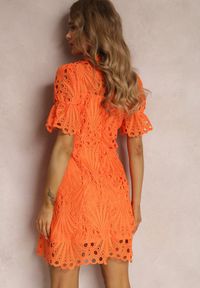 Renee - Pomarańczowa Sukienka Aeryse. Kolor: pomarańczowy. Materiał: koronka. Wzór: aplikacja, koronka. Długość: mini