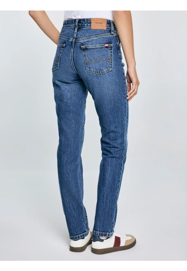 Big-Star - Jeansy damskie proste granatowe Charlotte 570. Okazja: na co dzień. Stan: podwyższony. Kolor: niebieski. Styl: casual, klasyczny