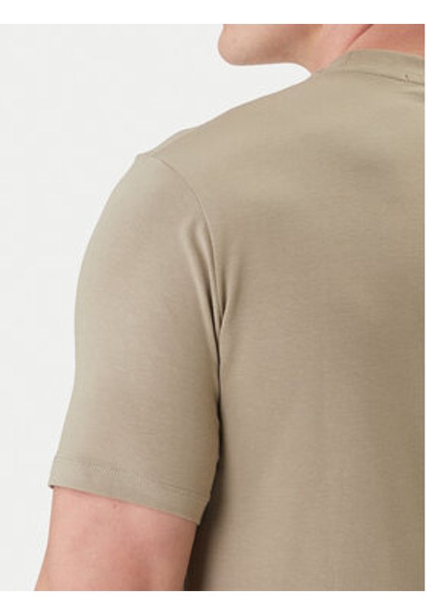 Karl Lagerfeld - KARL LAGERFELD T-Shirt 755047 562235 Khaki Regular Fit. Typ kołnierza: dekolt w karo. Kolor: brązowy. Materiał: bawełna