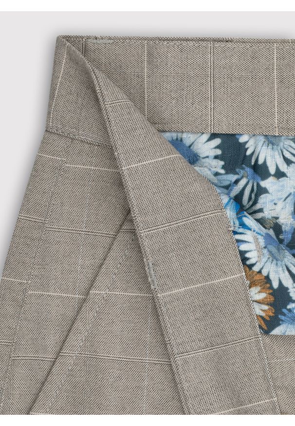 PAKO LORENTE – Beżowe spodnie męskie w kratkę P24SF-WX-002-0-S - Pako Lorente. Okazja: na co dzień. Kolor: beżowy. Materiał: wiskoza, elastan, poliester. Wzór: kratka. Styl: casual