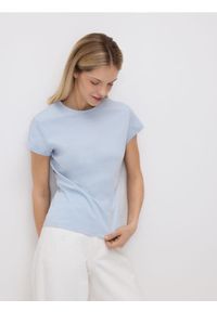 Reserved - T-shirt z domieszką jedwabiu - jasnoniebieski. Kolor: niebieski. Materiał: jedwab
