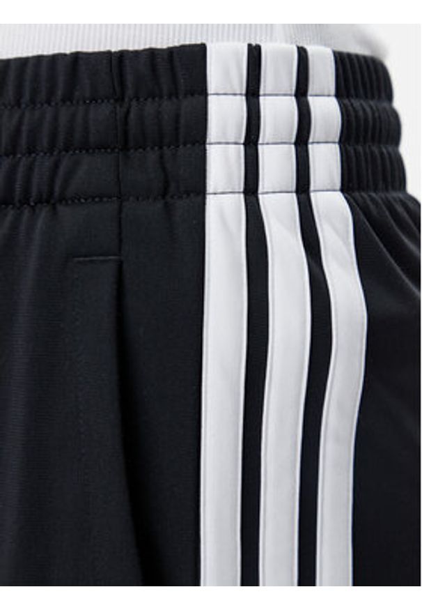 Adidas - adidas Spodnie dresowe Tricot 3-Stripes JF3383 Czarny Regular Fit. Kolor: czarny. Materiał: syntetyk