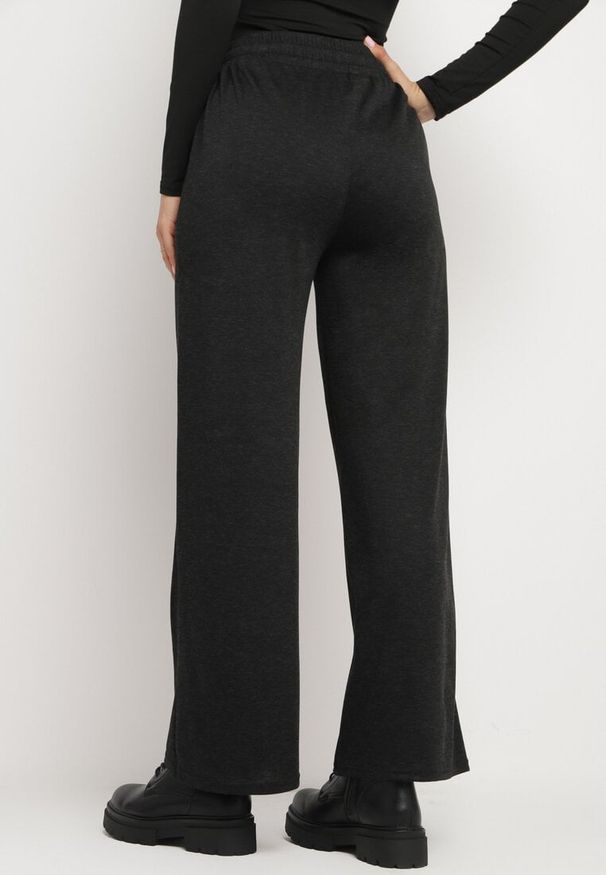 Born2be - Czarne Dzianinowe Szerokie Spodnie z Wysokim Stanem Sznurkiem i Gumką w Pasie Cretinna. Stan: podwyższony. Kolor: czarny. Materiał: dzianina. Długość: długie. Styl: elegancki