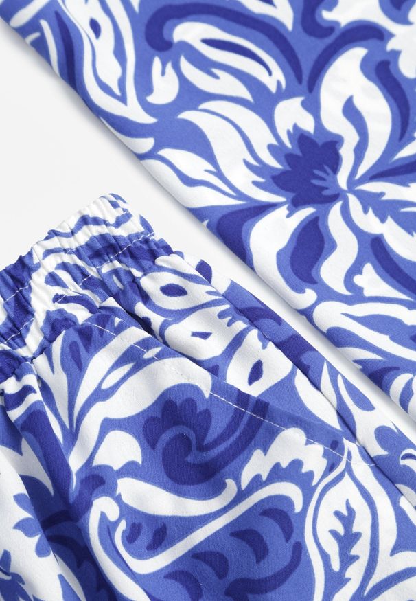 Born2be - Granatowy Dwuczęściowy Komplet Koszula z Regulowanym Rękawem Szorty z Gumką w Pasie Bellagrace. Kolor: niebieski. Materiał: materiał, wiskoza