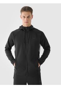 4f - 4F Bluza treningowa rozpinana z kapturem męska - czarna L. Okazja: na co dzień. Typ kołnierza: kaptur. Kolor: czarny. Materiał: elastan, materiał, włókno, dzianina, syntetyk. Długość rękawa: raglanowy rękaw. Wzór: ze splotem, gładki, jednolity. Styl: casual, sportowy. Sport: fitness #1