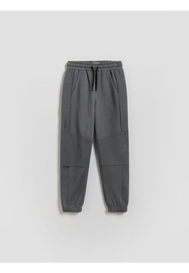 Reserved - Bawełniane spodnie jogger - ciemnoszary. Kolor: szary. Materiał: bawełna