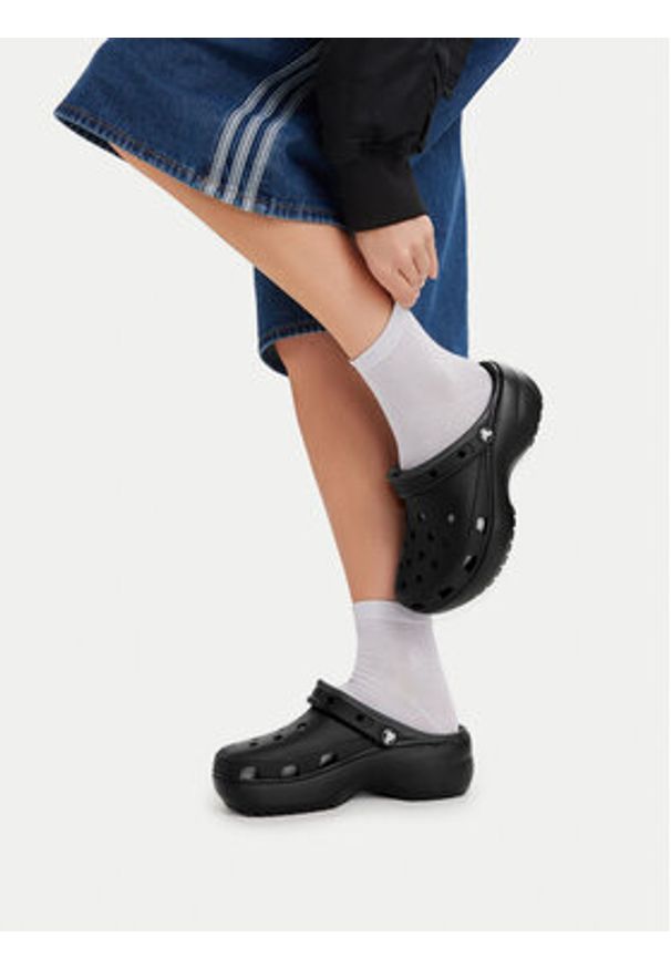 Crocs Klapki Classic Platform Clog 206750 Czarny. Kolor: czarny. Obcas: na platformie