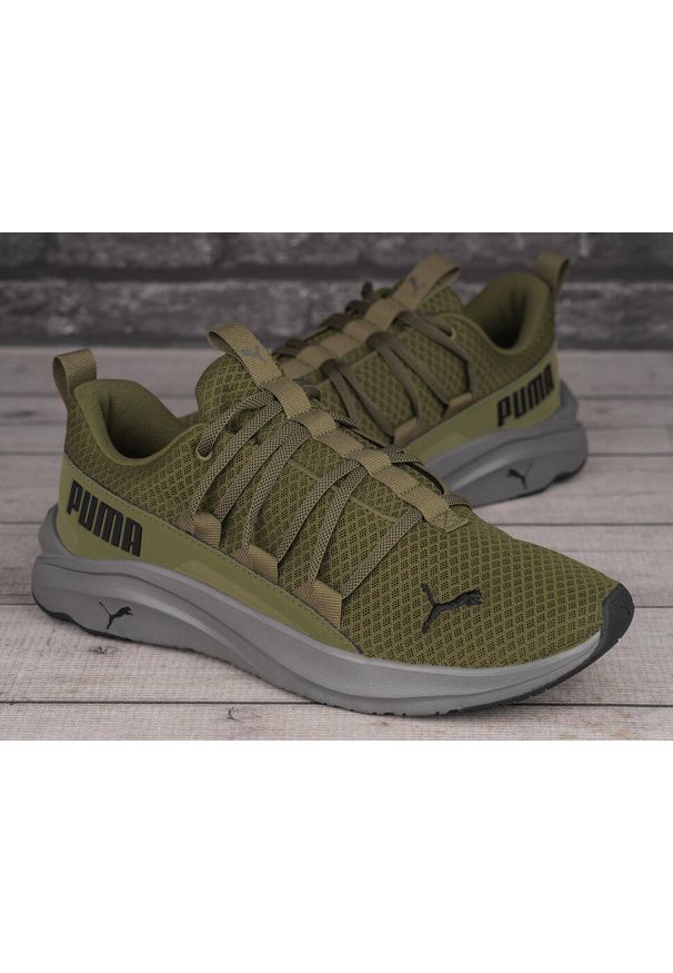 Buty sportowe męskie Puma SOFTRIDE ONE 4ALL. Zapięcie: sznurówki. Kolor: zielony, wielokolorowy, czarny, szary. Materiał: materiał, syntetyk, tkanina. Szerokość cholewki: normalna. Sport: turystyka piesza