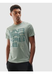 4f - T-shirt regular z bawełny organicznej męski - miętowy. Kolor: turkusowy. Materiał: bawełna. Wzór: nadruk