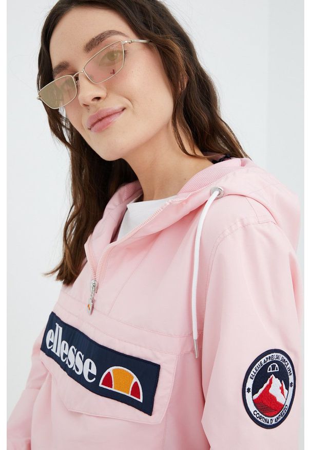Ellesse kurtka damska kolor różowy przejściowa. Okazja: na co dzień. Kolor: różowy. Materiał: materiał. Długość: krótkie. Styl: casual
