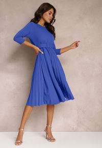 Renee - Granatowa Sukienka Plisowana z Paskiem Valfe. Kolor: niebieski. Materiał: dzianina