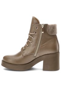 Beżowe Botki Lemar Ocieplane Skórzane Buty Na Obcasie. Okazja: na spacer. Kolor: beżowy. Materiał: skóra. Sezon: jesień. Obcas: na obcasie. Styl: elegancki. Wysokość obcasa: średni #9