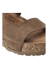 Sandały damskie Yokono, cholewka ze skóry naturalnej zamszowej z szerokimi paskami z zapięciem na rzep, brązowe, WIWI-261 Ser Lodo. Zapięcie: rzepy. Kolor: brązowy. Materiał: skóra, zamsz #3