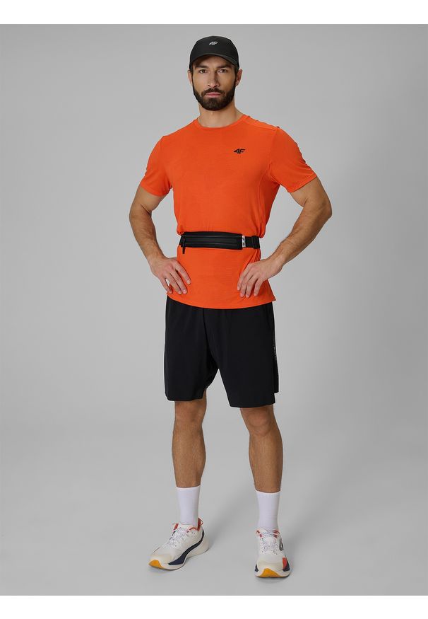 4f - 4F Koszulka treningowa regular szybkoschnąca męska - pomarańczowa M. Kolor: pomarańczowy. Materiał: materiał. Sport: fitness