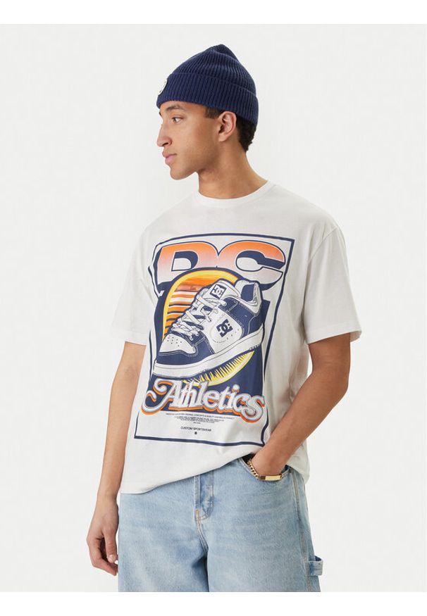 DC Shoes T-Shirt Manteca Tribute EDYZT04360 Biały Regular Fit. Kolor: biały. Materiał: bawełna