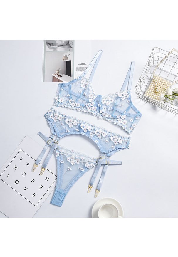 Intica - Komplet bielizny z kwiatowym haftem elegancki i wygodny Changok. Kolor: niebieski. Materiał: tkanina. Wzór: kwiaty, haft