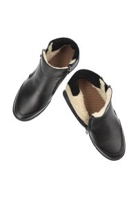 Czarne Botki Pollonus Damskie Wygodne Obuwie na Jesień. Okazja: na co dzień. Zapięcie: zamek. Kolor: czarny. Materiał: skóra. Sezon: jesień. Styl: casual, elegancki #3