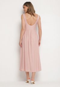 Born2be - Różowa Wiskozowa Sukienka o Rozkloszowanym Kroju Milareina. Okazja: na co dzień. Kolor: różowy. Materiał: wiskoza. Długość rękawa: długi rękaw. Wzór: aplikacja. Typ sukienki: rozkloszowane. Styl: elegancki, casual #5