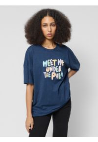 outhorn - T-shirt oversize z nadrukiem damski - granatowy. Okazja: na plażę. Kolor: niebieski. Materiał: materiał, bawełna, dzianina. Wzór: nadruk. Styl: wakacyjny