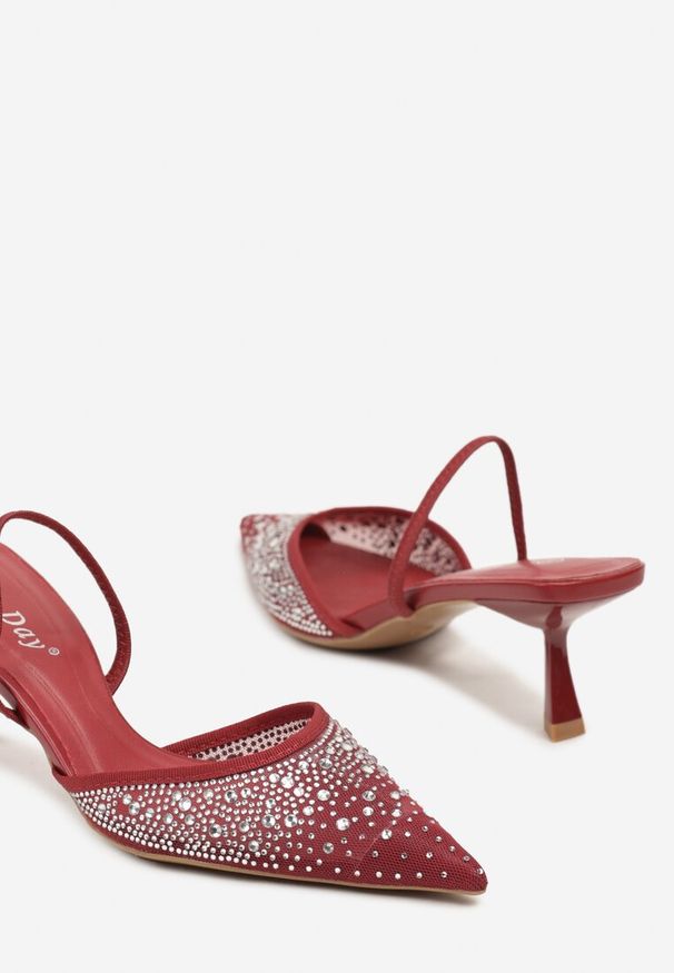 Renee - Bordowo-Czerwone Eleganckie Sandały na Obcasie Kaczuszka Bez Pięty z Cyrkoniami Elimira. Nosek buta: otwarty. Kolor: czerwony. Materiał: materiał. Wzór: aplikacja. Sezon: lato. Obcas: na obcasie. Styl: elegancki. Wysokość obcasa: średni