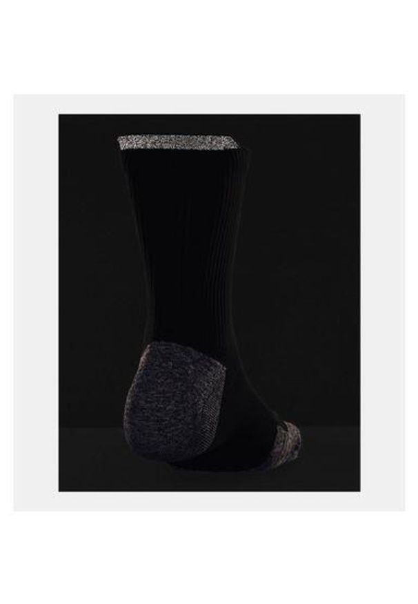 Skarpety do biegania Under Armour Ad Run Cushion 1Pk Mid. Kolor: czarny. Sport: bieganie