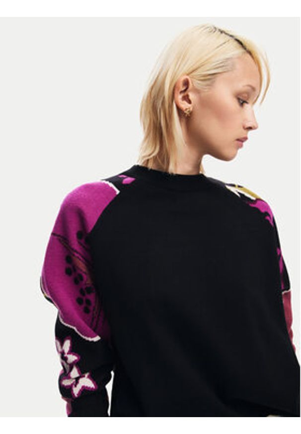 Desigual Sweter Barrie 24WWJF24 Czarny Regular Fit. Kolor: czarny. Materiał: syntetyk