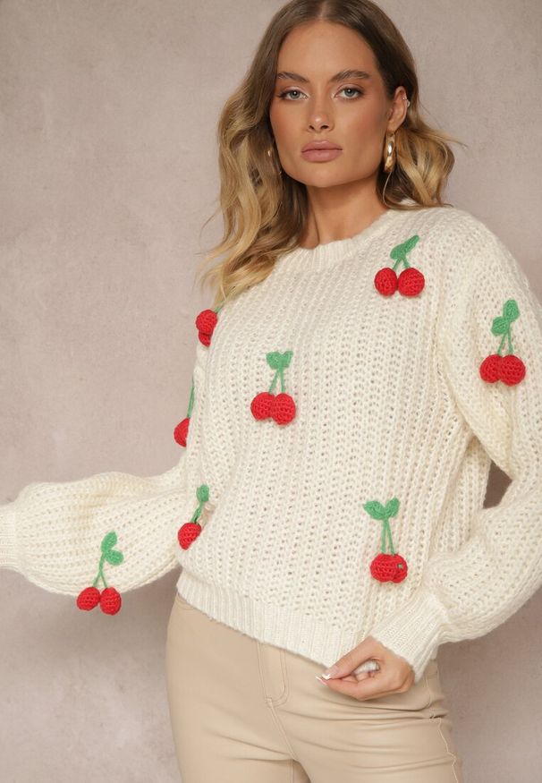 Renee - Jasnobeżowy Sweter ze Ściągaczami w Wisienki Ventinnia. Okazja: na co dzień. Kolor: beżowy. Materiał: jeans, skóra. Sezon: jesień, zima. Styl: klasyczny, casual