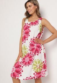 Born2be - Fuksjowa Bawełniana Sukienka Rozkloszowana w Kwiaty Annalorae. Kolor: różowy. Materiał: bawełna. Wzór: kwiaty. Sezon: lato. Styl: elegancki #3