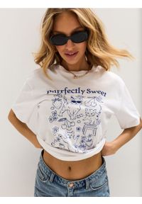 Sinsay - Bawełniana koszulka z motywem kotów - biały. Kolor: biały. Materiał: bawełna #1