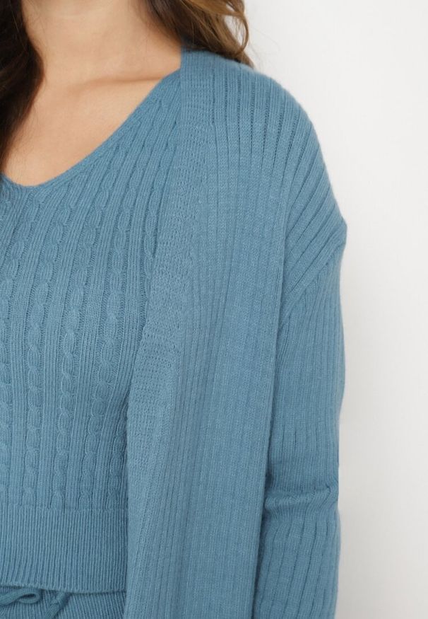 Born2be - Niebieski Komplet Dzianinowy Niezapinany Kardigan Bluzka bez Rękawów i Szerokie Spodnie Irissarae. Kolor: niebieski. Materiał: dzianina