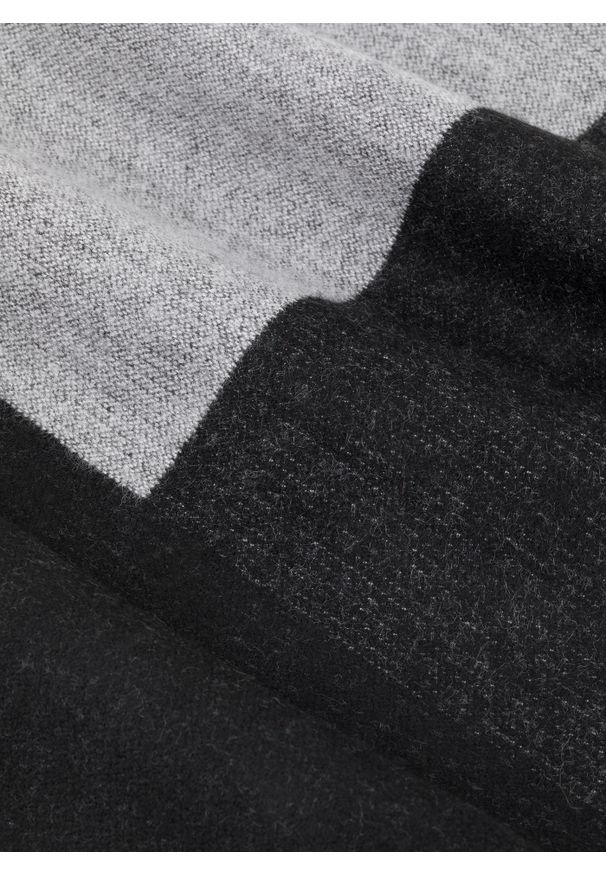 Pako Lorente - PAKO LOTRENTE – Szaro-czarny szal meski. Kolor: szary, czarny, wielokolorowy. Materiał: wiskoza. Sezon: zima, jesień. Styl: elegancki