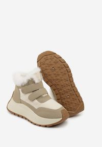 Renee - Beżowe Sneakersy Śniegowce Vices z Futerkiem na Platformie Zapinane na Rzep Nelosena. Okazja: na spacer. Zapięcie: rzepy. Kolor: beżowy. Materiał: futro. Szerokość cholewki: normalna. Sezon: zima. Obcas: na platformie. Sport: turystyka piesza #4
