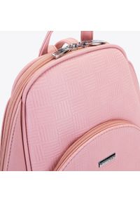 Wittchen - Damski plecak z półokrągłą kieszenią. Kolor: różowy. Materiał: skóra ekologiczna. Styl: elegancki, casual, klasyczny #5
