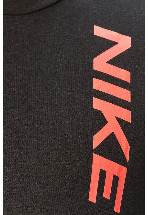 Nike - T-shirt. Okazja: na co dzień. Kolor: czarny. Materiał: tkanina, dzianina, skóra, włókno. Wzór: nadruk. Styl: casual
