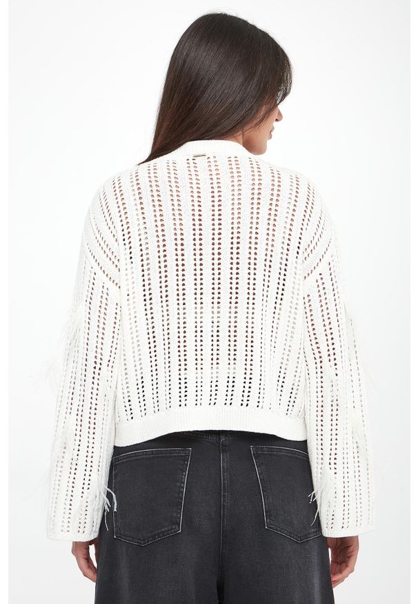 Twinset Milano - Sweter damski ażurowy z piórkami TWINSET. Wzór: ażurowy