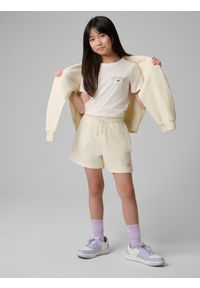 4f - 4F T-shirt regular z nadrukiem dziewczęcy - biały 158 (12-13 lat). Okazja: na co dzień, na spacer, na uczelnię. Kolor: biały. Materiał: bawełna, materiał, dzianina, jeans, skóra. Wzór: nadruk. Sezon: lato. Styl: klasyczny, casual #1