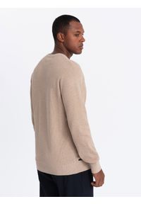 Ombre Clothing - Męski melanżowy sweter ze strukturalnej dzianiny – piaskowy V3 - Rozmiar: XXL. Okazja: na co dzień. Materiał: dzianina. Wzór: melanż. Styl: casual #5