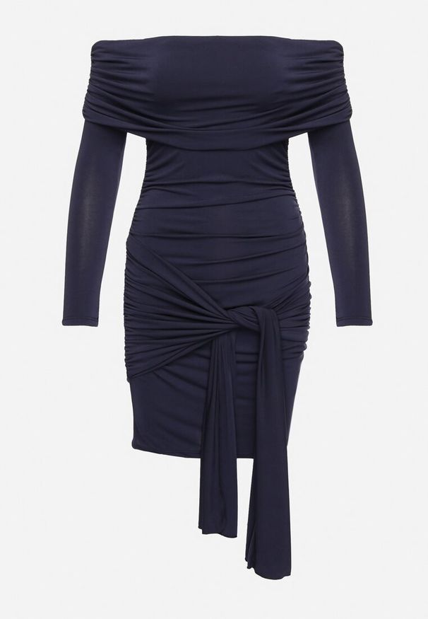 Born2be - Granatowa Sukienka o Dopasowanym Kroju Ozdobiona Marszczeniem i Wiązaniem Felirae. Okazja: na co dzień. Typ kołnierza: dekolt w łódkę. Kolor: niebieski. Wzór: aplikacja. Typ sukienki: dopasowane. Styl: casual