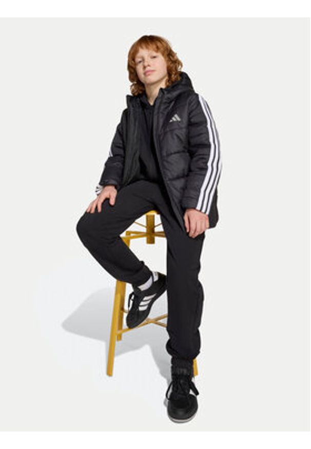 Adidas - adidas Kurtka zimowa Essentials 3-Stripes JL7402 Czarny Regular Fit. Kolor: czarny. Materiał: syntetyk. Sezon: zima