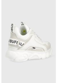 Buffalo buty Cld Chai kolor biały. Nosek buta: okrągły. Zapięcie: sznurówki. Kolor: biały. Materiał: guma. Szerokość cholewki: normalna. Obcas: na platformie