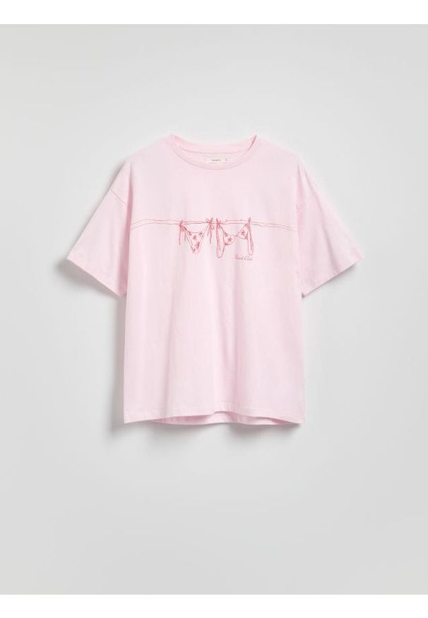 Reserved - Bawełniany t-shirt z nadrukiem - pastelowy róż. Kolor: różowy. Materiał: bawełna. Wzór: nadruk