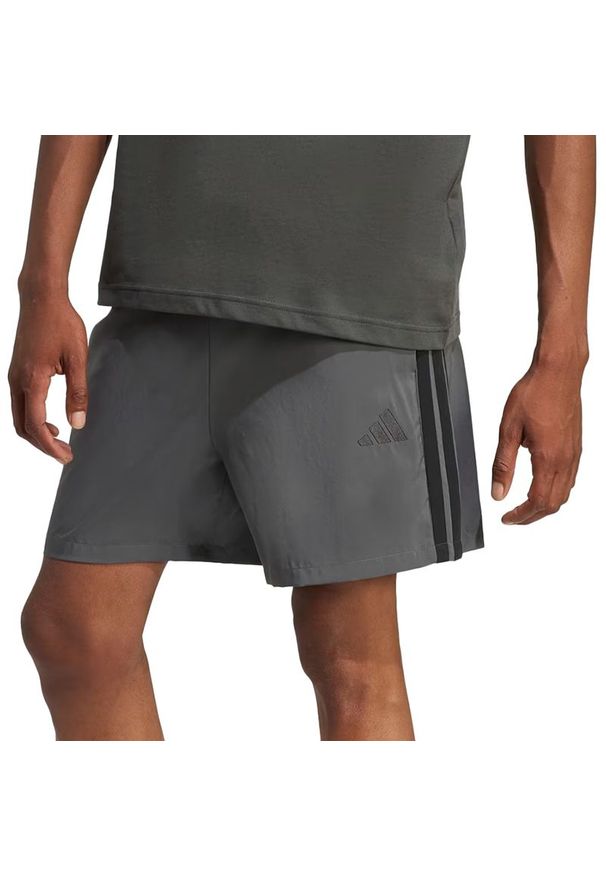 Adidas - Spodenki męskie adidas M 3S Chelsea B KD4888 - szare. Kolor: szary. Materiał: poliester. Długość: do kolan. Sport: fitness